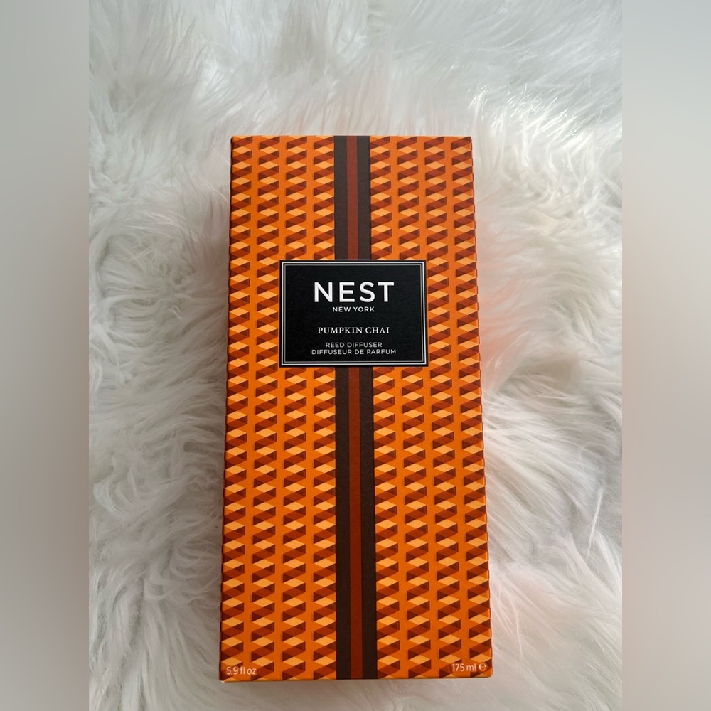 NEST Pumpkin Chai Reed Diffuser - Picture 3 of 5